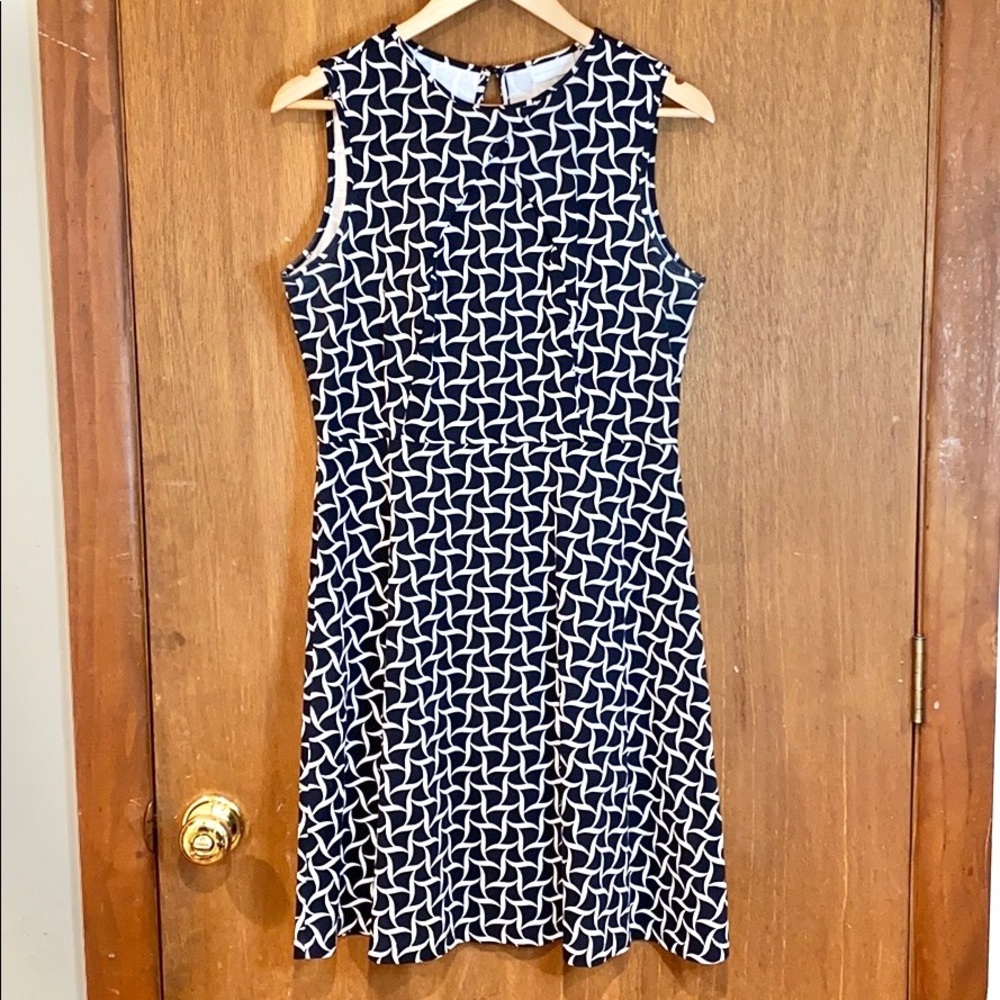 🌿 New York & Company patterned dress size large